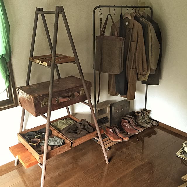 アンティーク 脚立のおしゃれなアレンジ・飾り方のインテリア実例