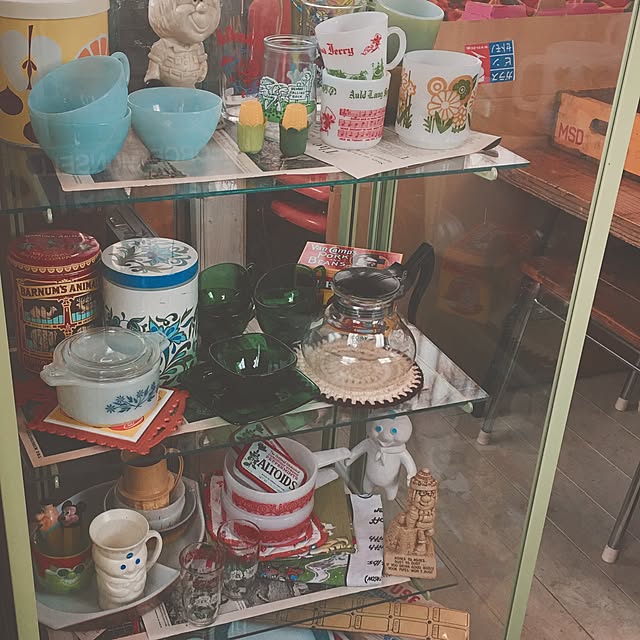 ファイヤーキング ガラスショーケースのおしゃれなアレンジ・飾り方の