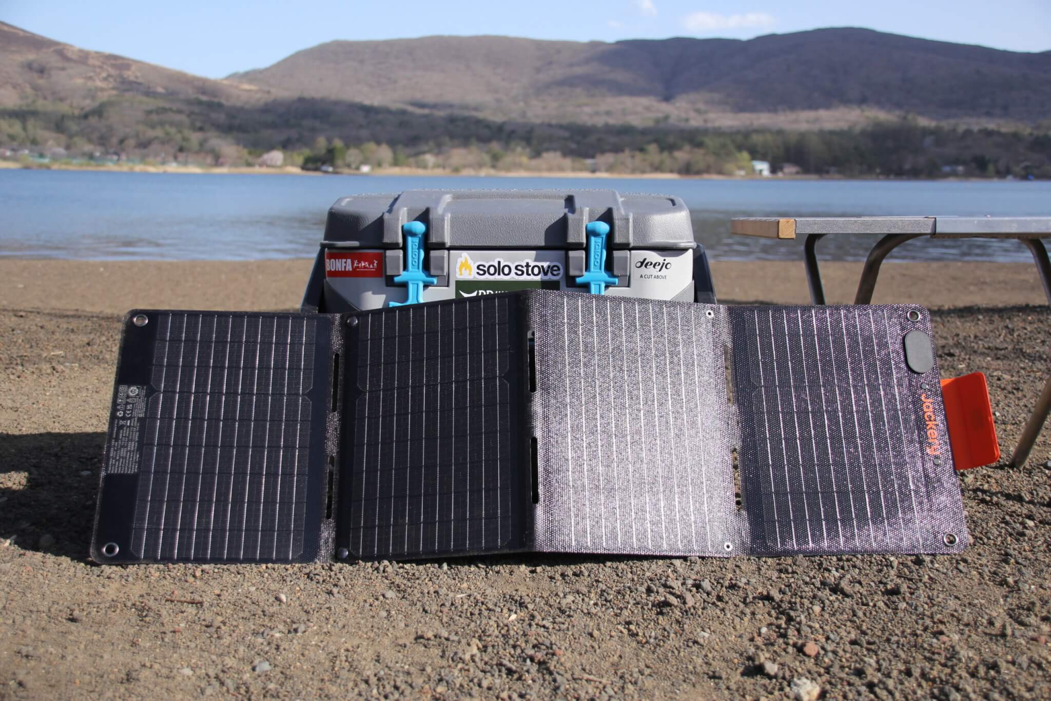 Jackery SolarSaga 40 Miniレビュー！直接充電可能な携帯しやすい