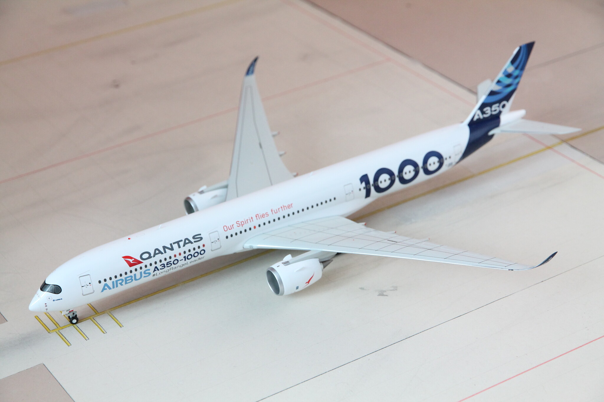航空機・ヘリコプター JC WINGS 1/200 A350-1000 QANTAS 航空機