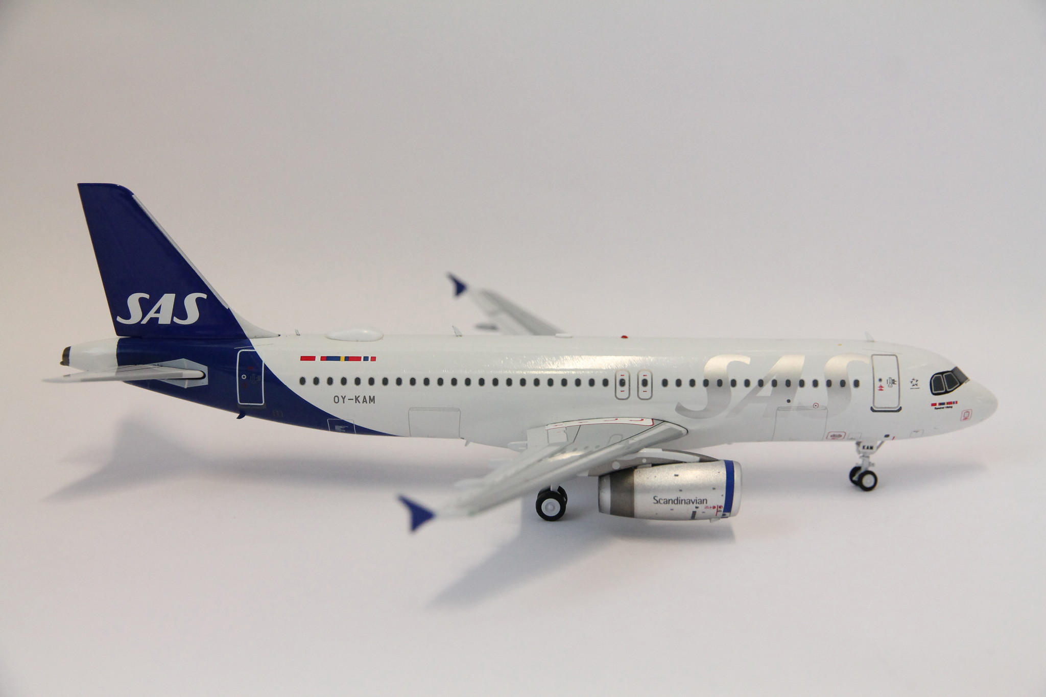 JFOX 1/200 ANA エアバスA320neo JA219A 完成品 JFOX 1/200 ANA
