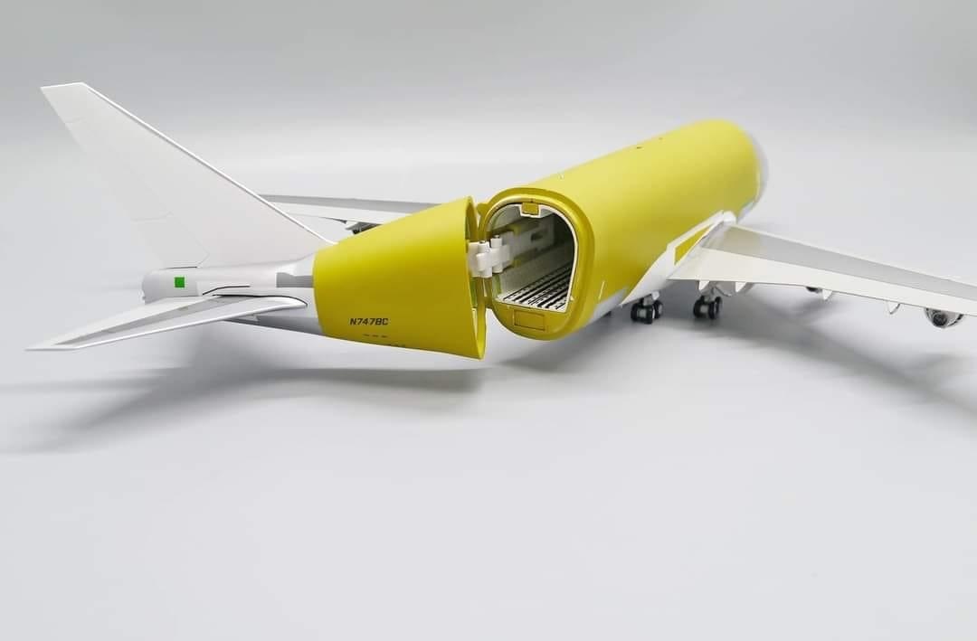 1:200 Boeing Company Boeing 747-400(LCF) Dreamlifter N747BC LH2166