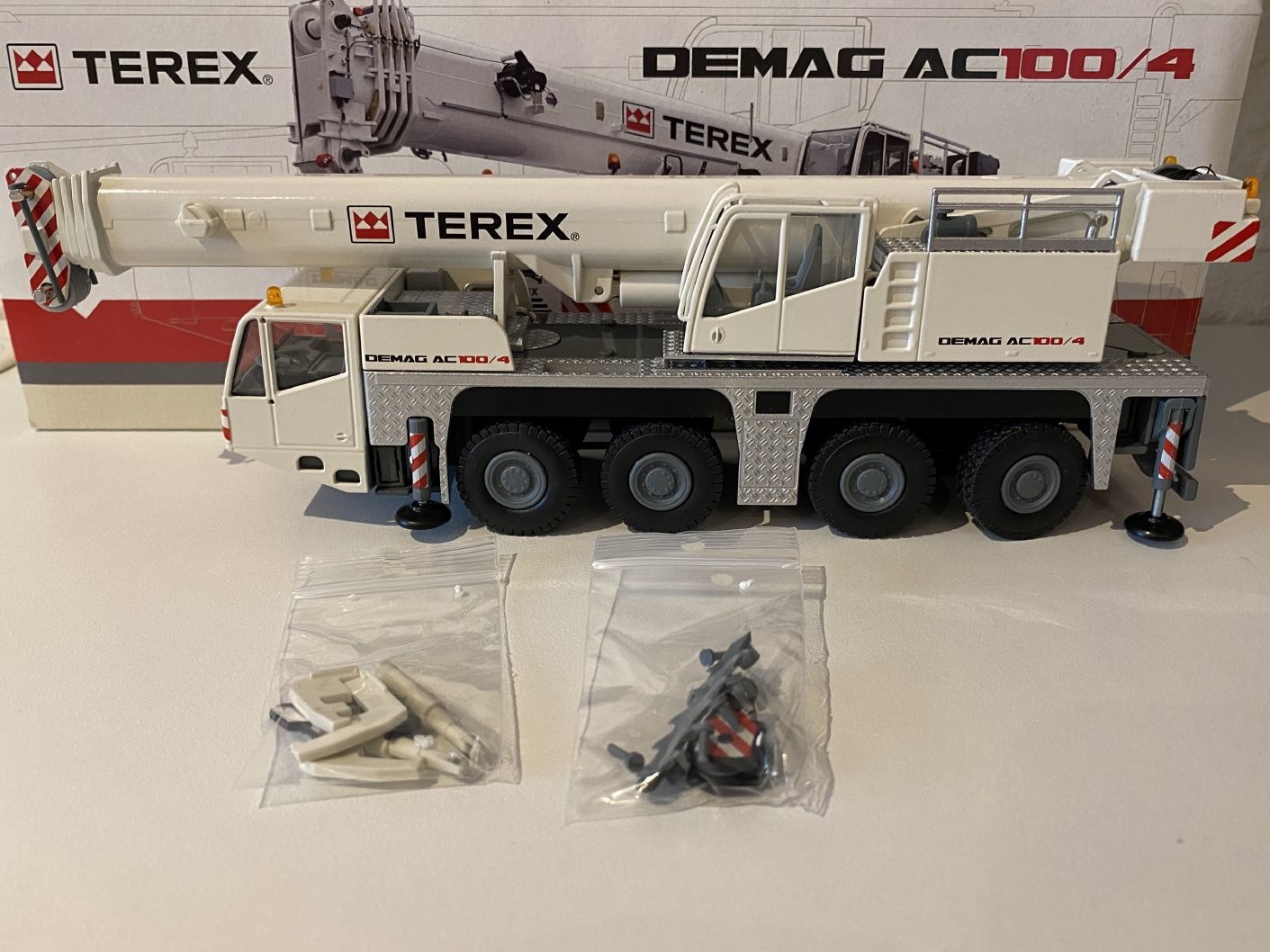 コンラート製 DEMAG クレーン 1/50 ミニチュアおまけ付き