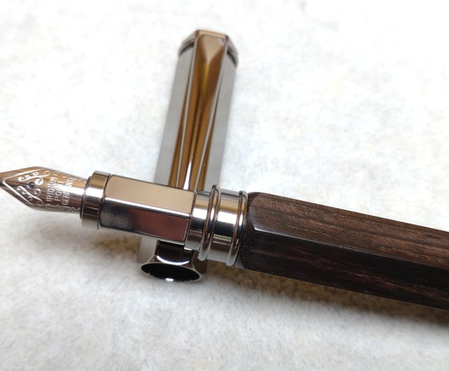 送料無料】台湾 マグネット式六角万年筆、台湾ヒノキ、台湾ベニヒ