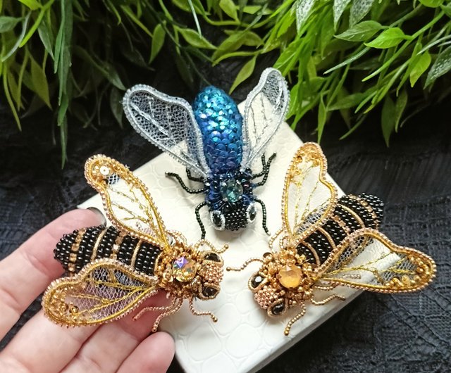 SWAROVSKI スワロフスキー トンボ ブローチ ワンポイント