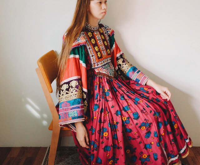 台湾 ヴィンテージのクチ族の民族衣装ビーズの刺繍が施された