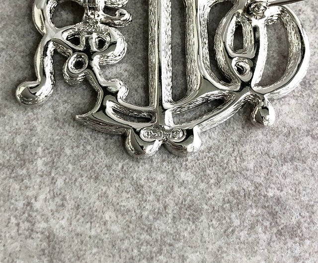 C.Dior ディオール キャット モチーフ ブローチ シルバー ライン