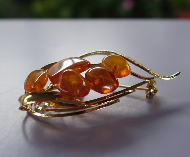 送料無料 12%OFF】台湾 琥珀琥珀蝋ビルマゴールド琥珀ブローチ6.6g