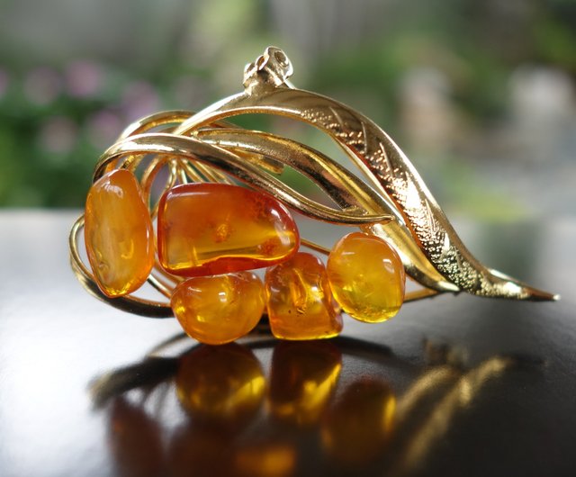 送料無料 12%OFF】台湾 琥珀琥珀蝋ビルマゴールド琥珀ブローチ6.6g