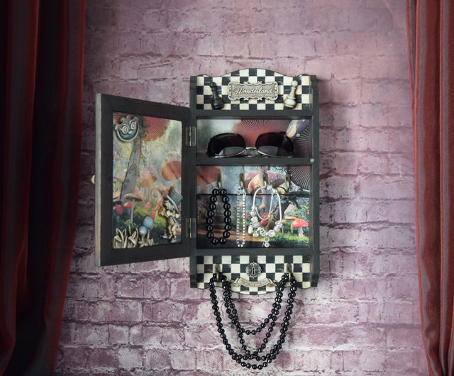 ウクライナ 不思議の国のアリス 壁掛けキーボックス HelenRomanenko