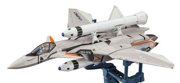 1/72 VF-11B Thunderbolt w/Rocket Booster Macross Plus Plastic Model