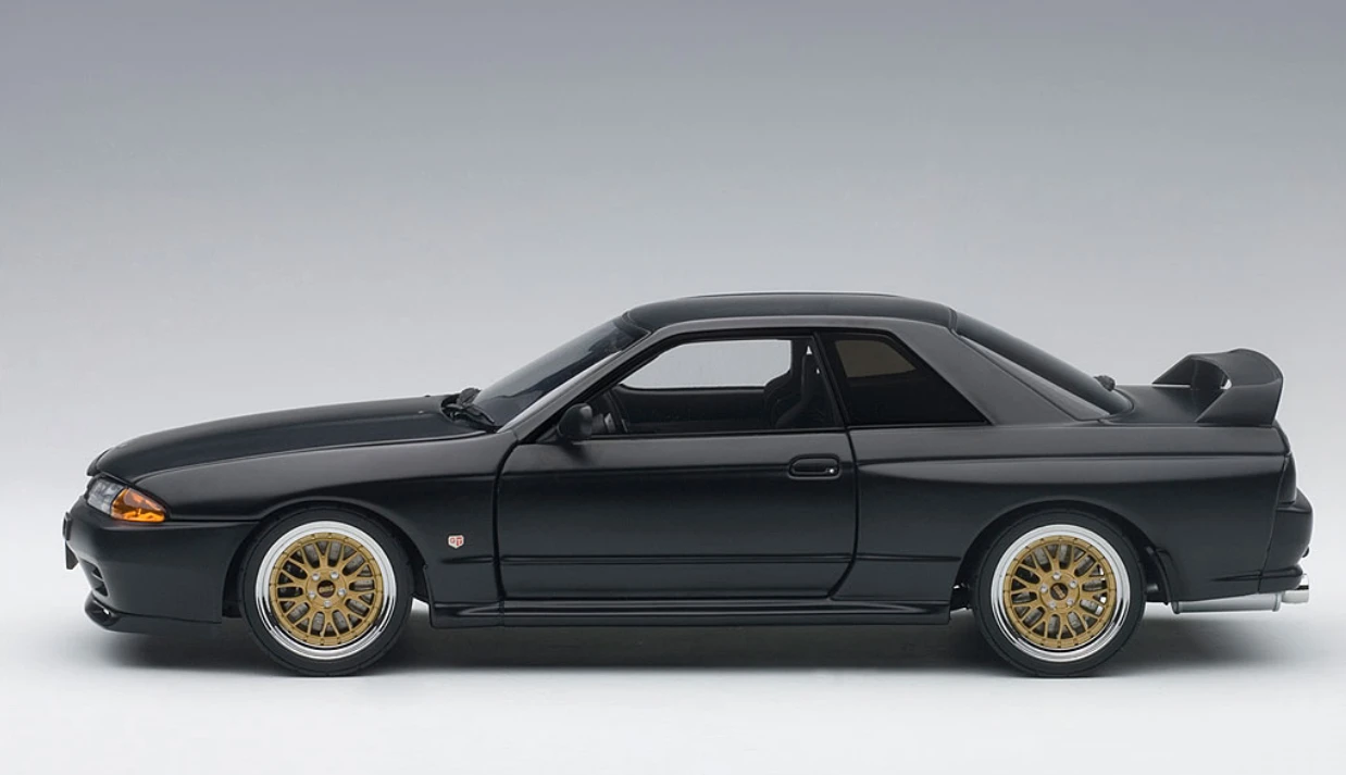 1/18 AUTOart Nissan Skyline GT-R GTR (R32) V-SPEC II TUNED VERSION