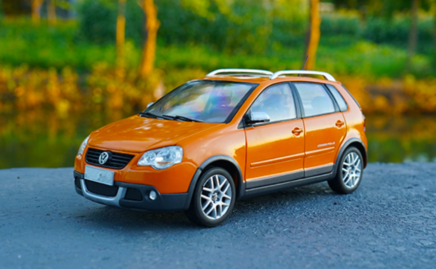 1/18 Dealer Edition Volkswagen VW Cross Polo CrossPolo (Orange