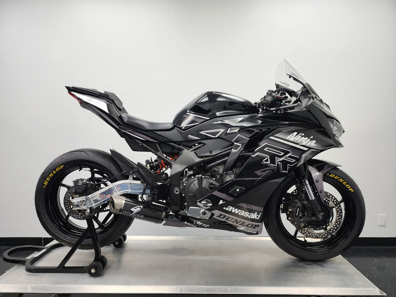 GRN 1994 Kawasaki ZXR-7 Godier-Genoud VIN: ZX750L011470 - CLASSIC.COM