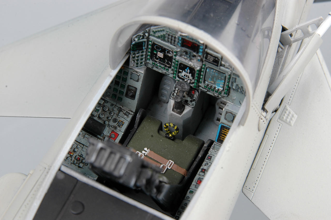 1/32 Trumpeter EF-2000 Eurofighter Typhoon - Squadron.com