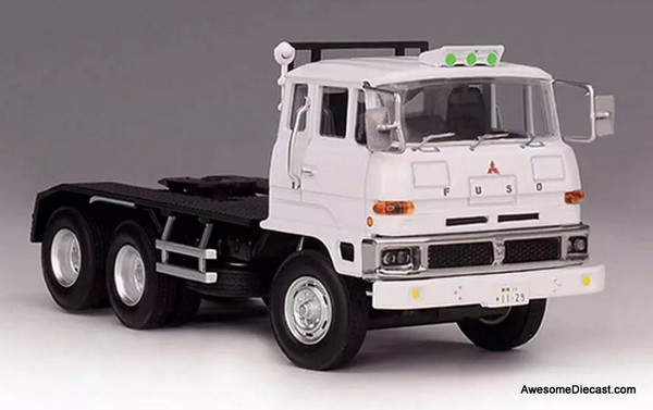 1970 Mitsubishi Fuso Day Cab w/Car Transporter Trailer 1:64