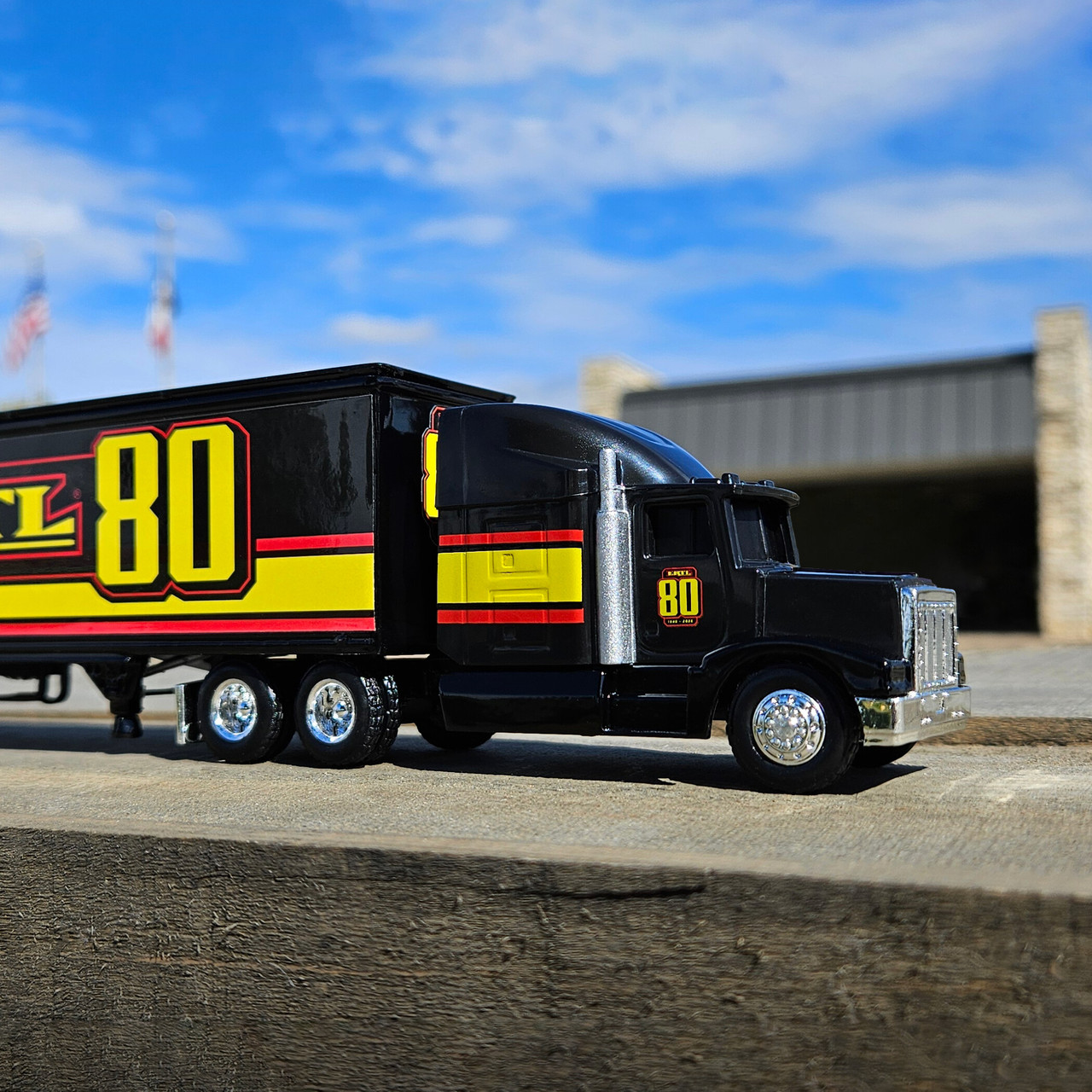 ERTL 80th Anniversary Semi Truck with Trailer at 1:64 Scale – Die