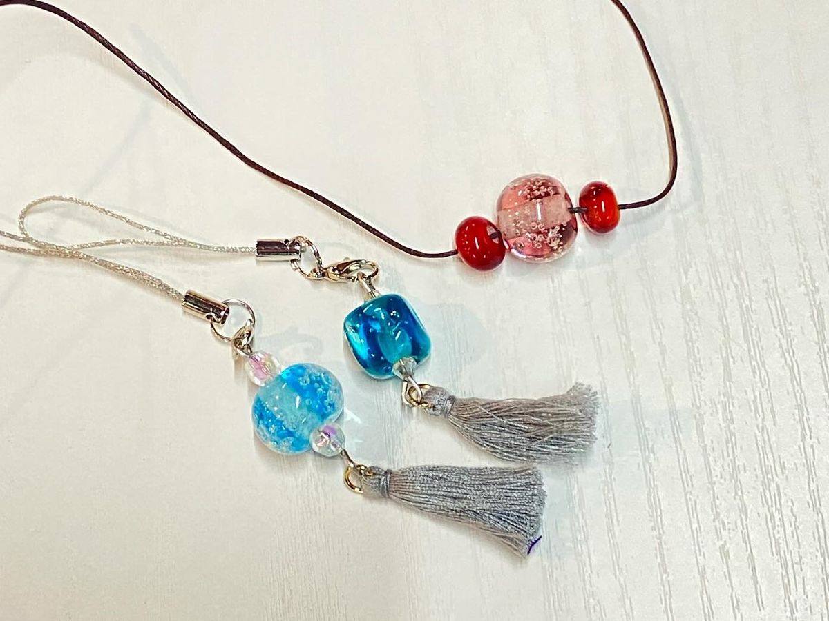 とんぼ玉 帯状モザイク三角玉 銀化 ローマ とんぼ玉 帯状モザイク三角