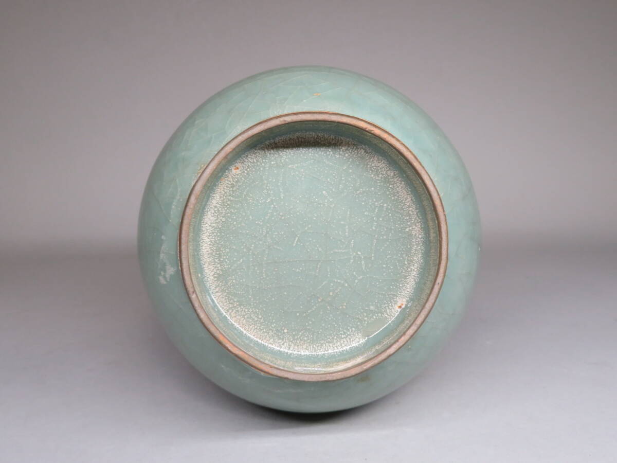 銘品 龍泉窯飛青磁瓶・宋時代 中国古玩 銘品 中国古玩古