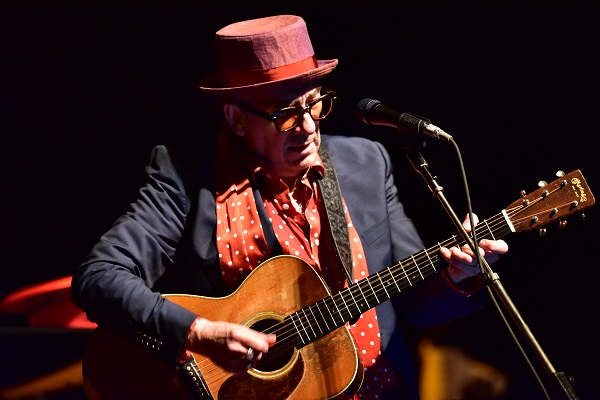 Elvis Costello（エルヴィス・コステロ）、8年ぶりの来日公演初日
