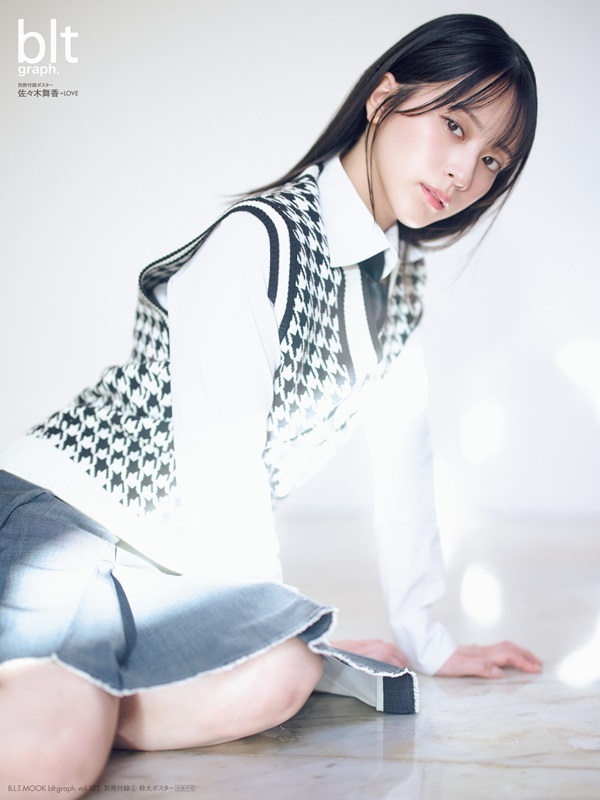 佐々木舞香（＝LOVE）が登場。「blt graph.vol.105」表紙＆ポスター