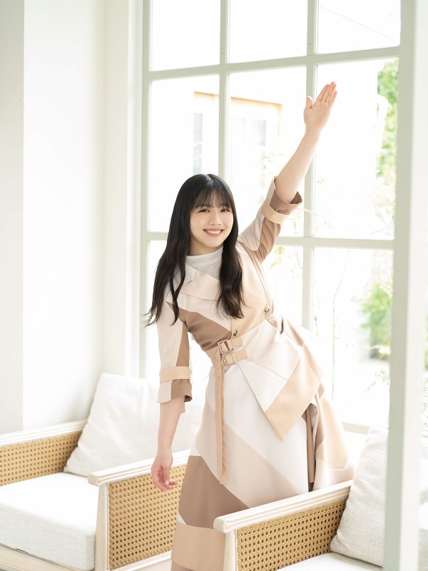 トップ 【】紙製品 渡邉美穂 着せ替え”推しカバー” 「日向坂46写真集