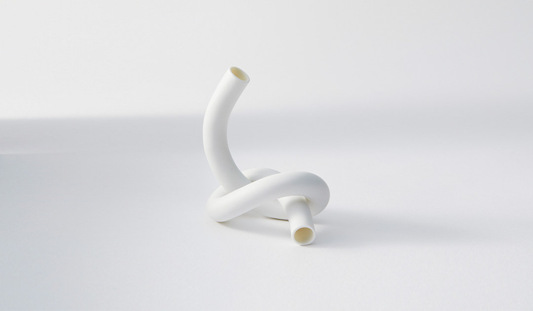 MUSUBU─ 結んだ形の一輪挿し ─ | セラミック・ジャパン