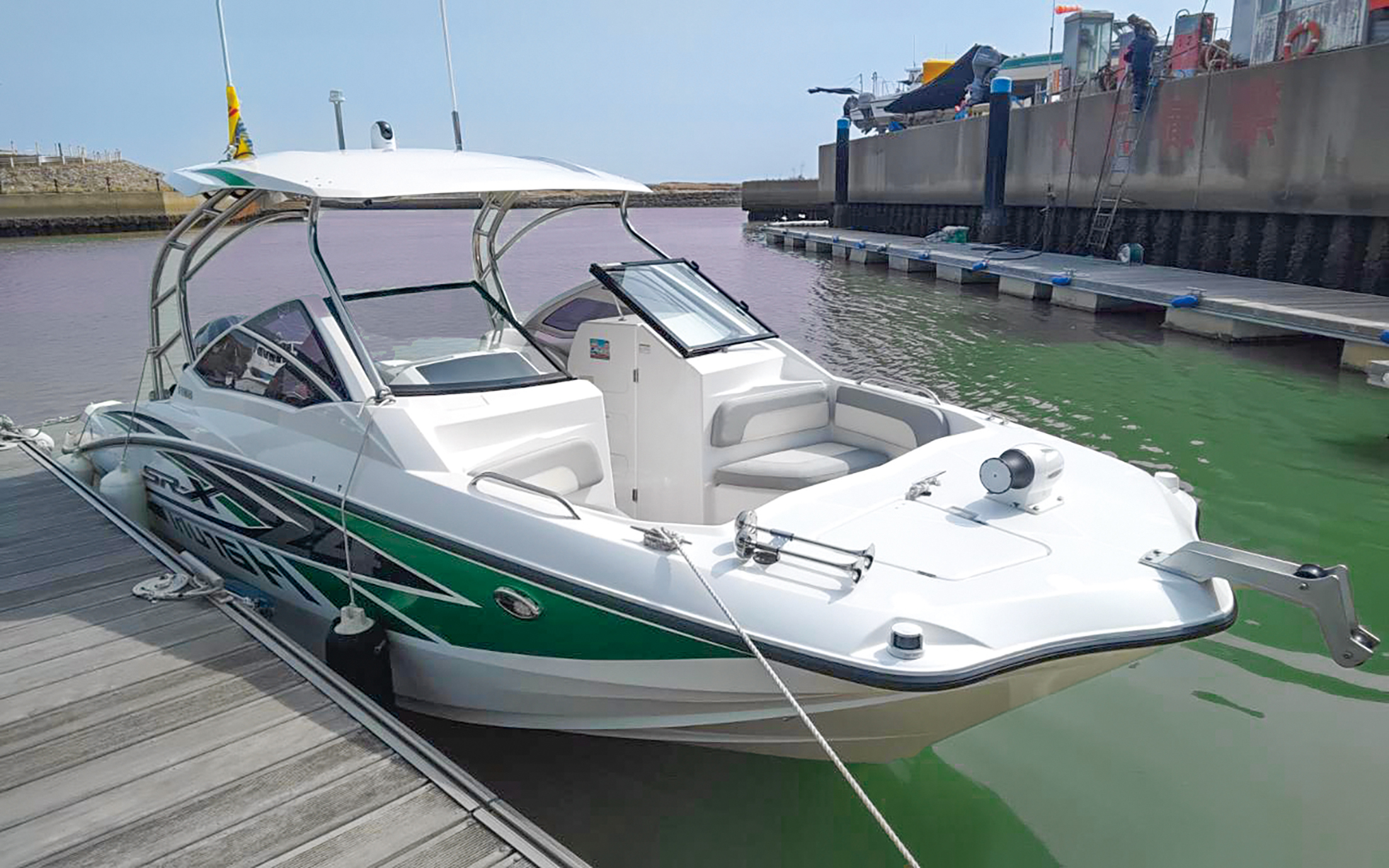 船の舵・小型船・実際に使われていた存在感・損傷ナシ／展示