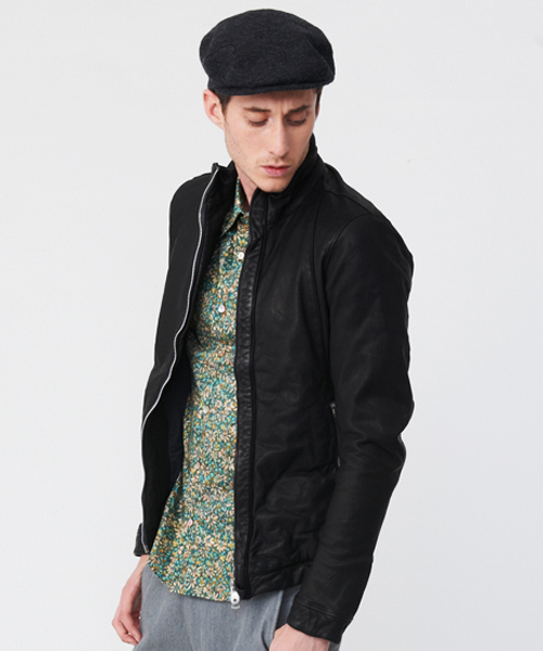 KATHARINE HAMNETT LONDON （キャサリンハムネットロンドン）の「GOAT