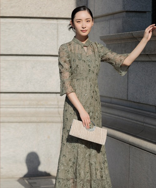 レジャ Leja スパンコール刺繍ビジューボタンフレアスリーブ