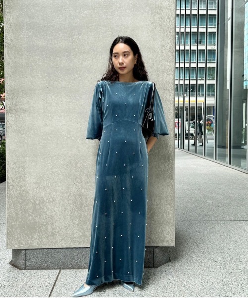 ameri BACK OPEN PEARL VELOUR DRESS