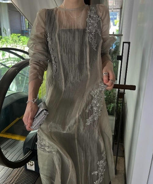 WILLFULLY（ウィルフリー）の「sheer motif lace OP & gather breast