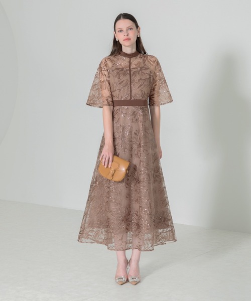 Leja（レジャ）の「【LEJA】スパンコール花柄刺繍プチハイネック