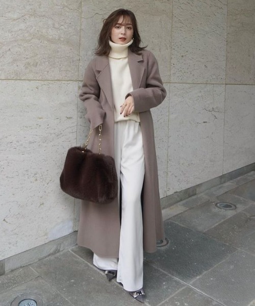 anuans（アニュアンス）の「リバーロングコート（チェスターコート