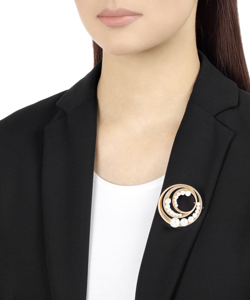 SWAROVSKI（スワロフスキー）の「Fundamental ブローチ（ブローチ