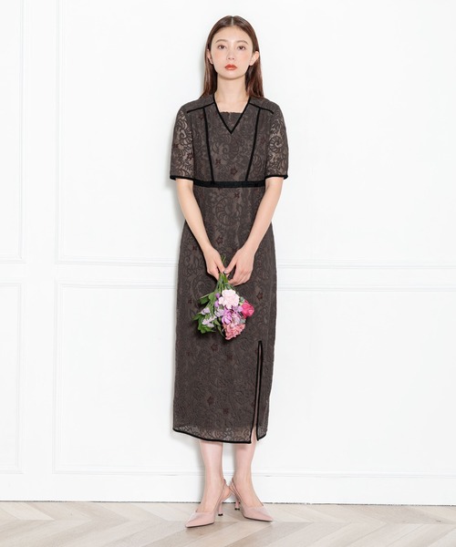 Leja（レジャ）の「【LEJA】袖透け感花柄レース配色パイピングスリット