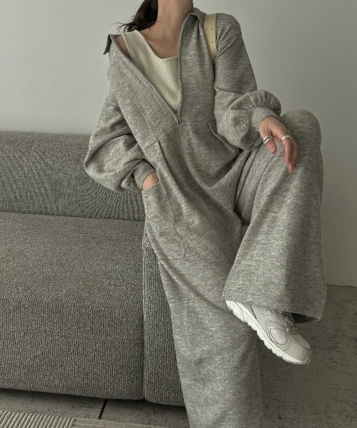 WILLFULLY（ウィルフリー）の「volume sleeve zip comfortable knit