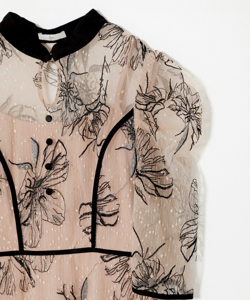 Leja（レジャ）の「【LEJA】配色パイピングプチハイネック花柄刺繍