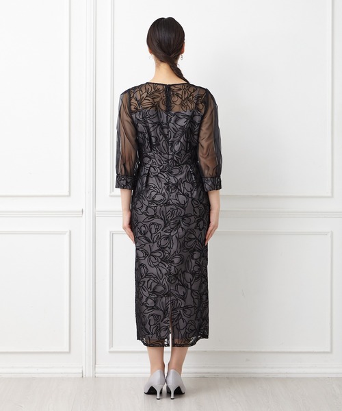 AIMER（エメ）の「花柄フロッキー袖付きタイトラインパーティードレス