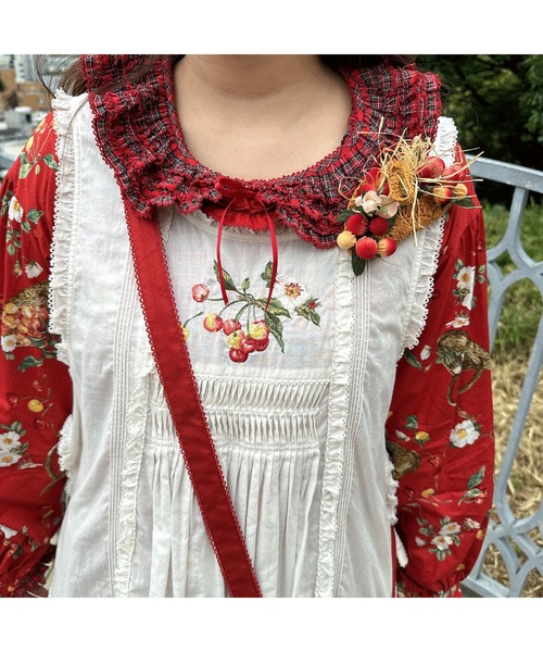 PINK HOUSE（ピンクハウス）の「野ばらとチェリーコサージュ（ブローチ