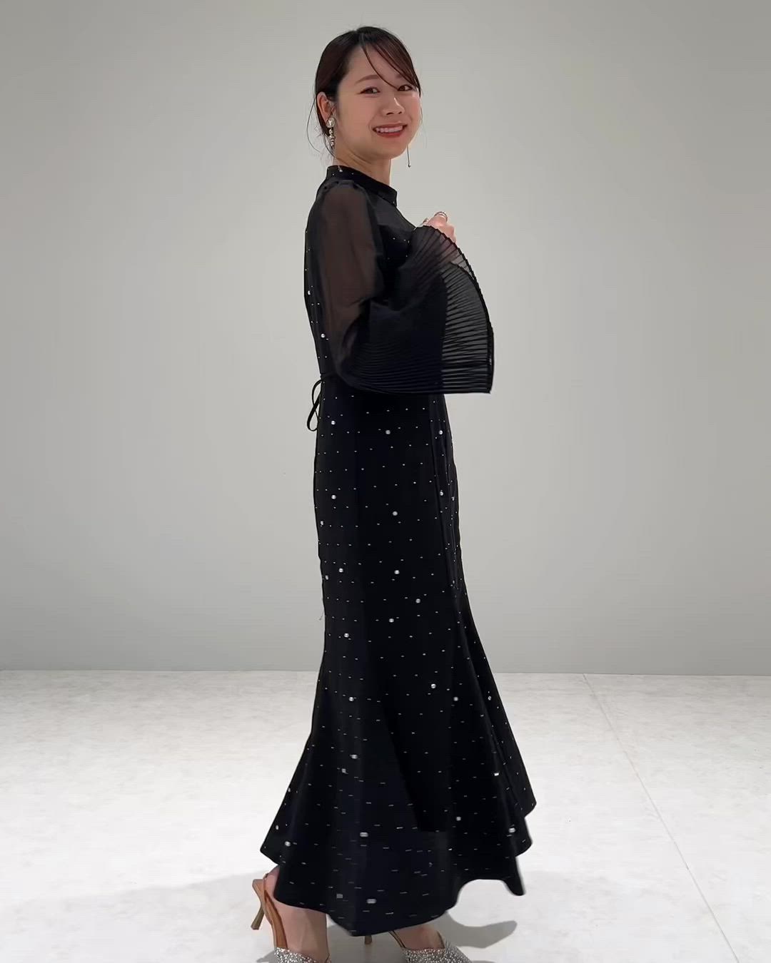 セール】【LEJA】パールビジュー付き透け感プリーツフレアスリーブ