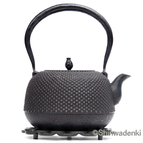 成龍堂鋳造所 齋峰作 南部鉄器 鉄瓶 丸南部アラレ1.8L 内面漆焼付 酸化