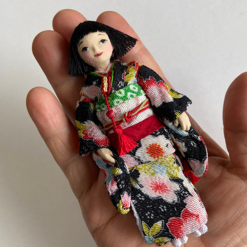 市松人形（黒の着物） その他アート 百千鳥商店 通販 14644171｜Creema