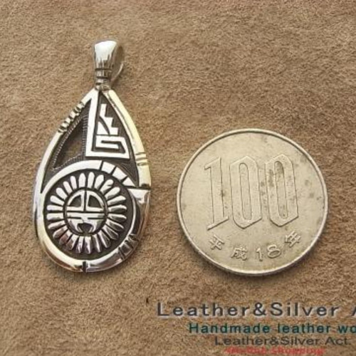 シルバー925（k18） サンフェイス インディアンジュエリー ペンダント