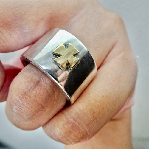 仁尾彫金『平打アイアンクロスリング、幅1.5cm厚み2.5mm