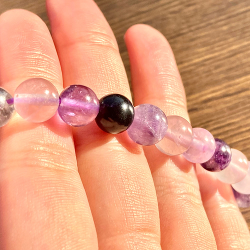パープルフローライト(約8mm玉)の天然石ブレスレット！ ブレスレット