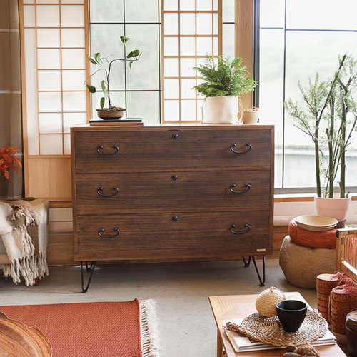 古い和箪笥をリメイクした古材チェスト｜アイアン脚の和モダン収納家具