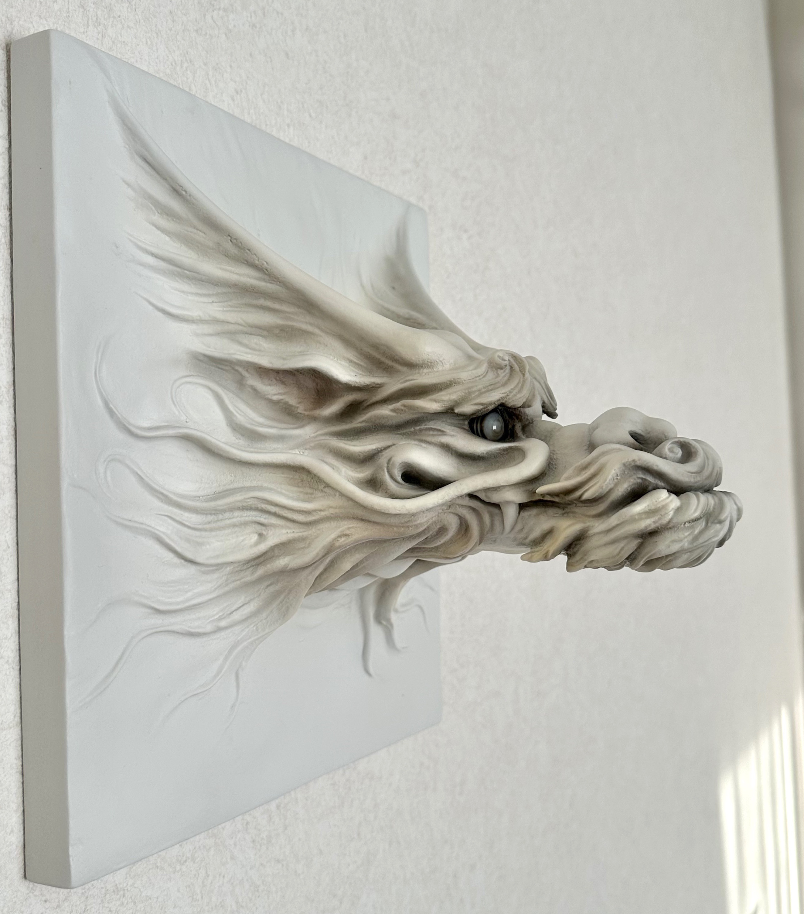 置物 透かし彫り 無垢材 柘植 崖柏 飛龍 神龍 竜 縁起物 オブジェ