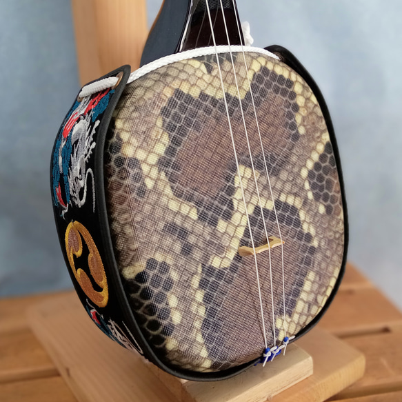 沖縄 民謡楽器 三線 人工蛇皮 収納バッグ付き 三線用つめ付き 三線