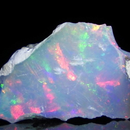 ☆自作彫刻☆オパールの原石☆6.8ct/19.5mm☆天然石蛋白石☆鉱物